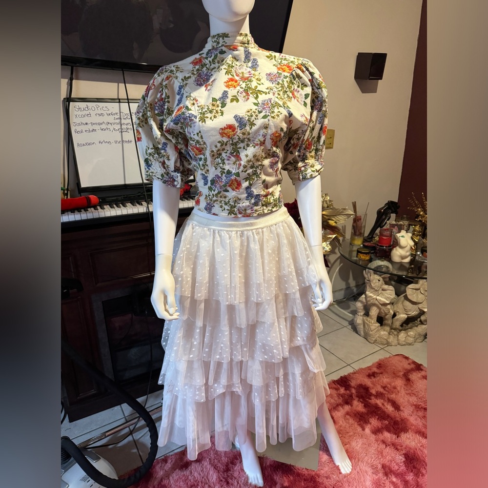 Sold Out Marissa Webb Jules Print top in Vintage Floral Size Large